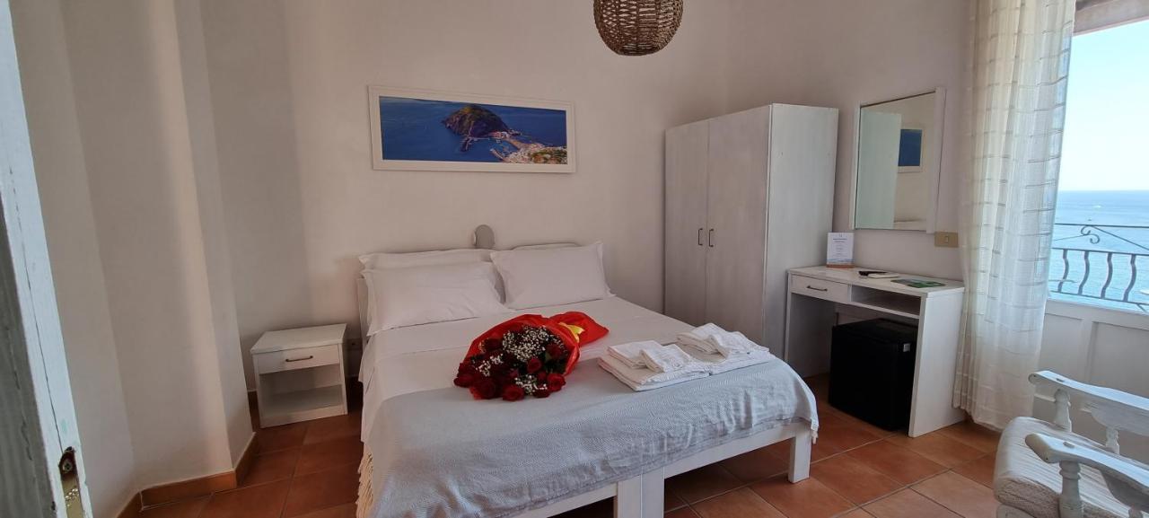 Villa Bina Sea Hotel Sant'Angelo  외부 사진