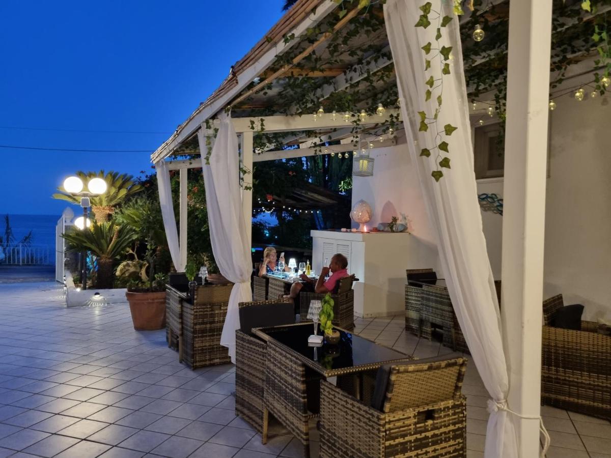 Villa Bina Sea Hotel Sant'Angelo  외부 사진